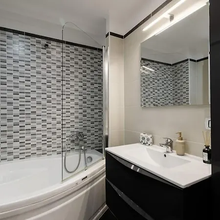 Sunny Haven Apartment